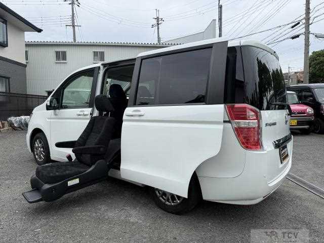 2013 Honda Step WGN