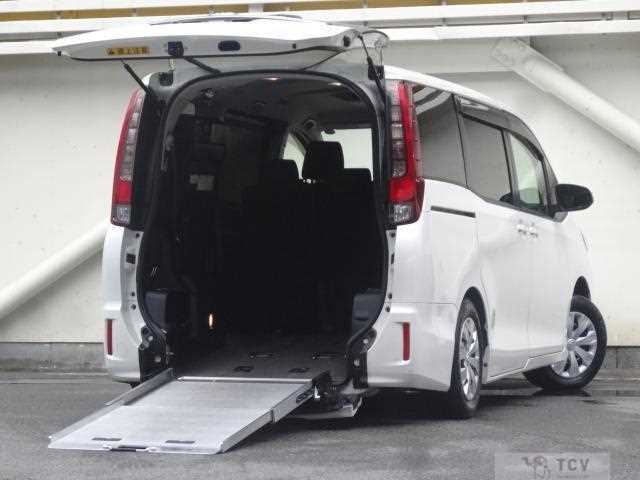 2015 Toyota Noah