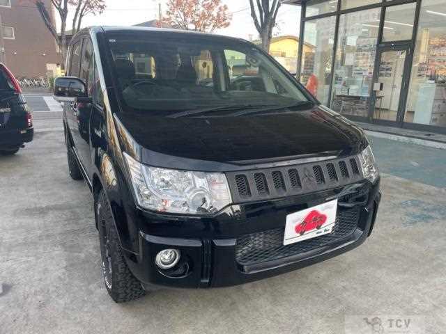 2017 Mitsubishi Delica D5
