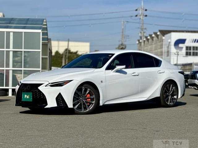 2021 Lexus IS