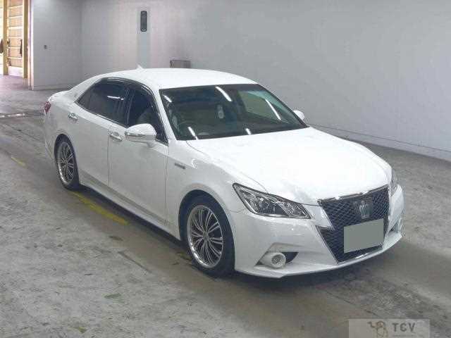 2013 Toyota Crown Hybrid