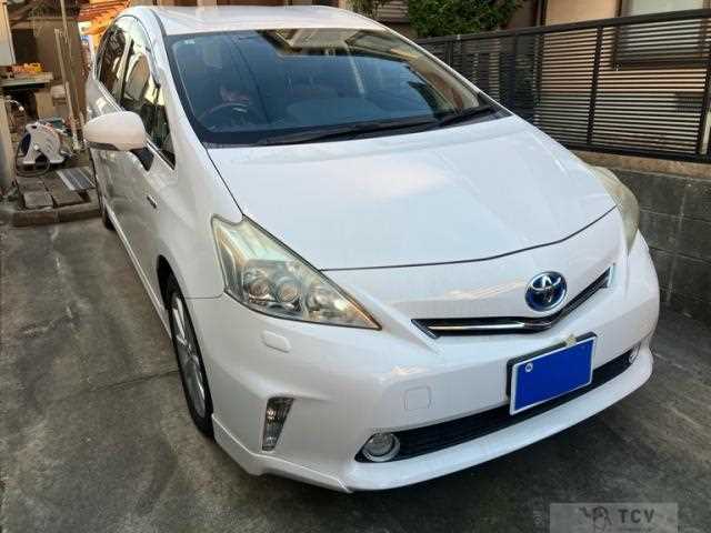 2013 Toyota PRIUS α