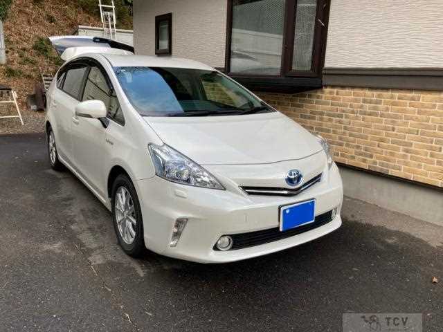 2013 Toyota PRIUS α