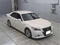2013 Toyota Crown Hybrid
