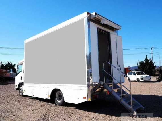 2013 Isuzu Elf Truck