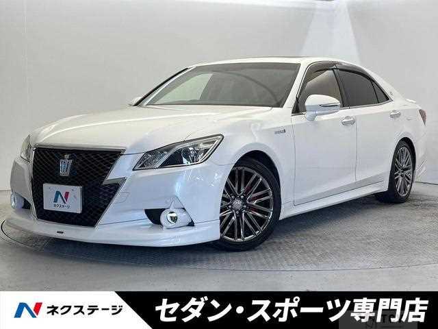 2013 Toyota Crown Hybrid