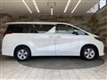 2018 Toyota Alphard Hybrid