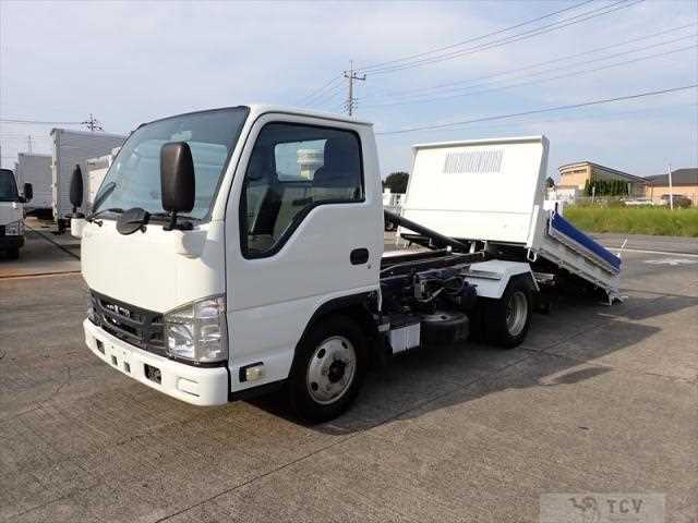 2017 Isuzu Elf Truck