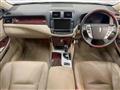2011 Toyota Crown Hybrid