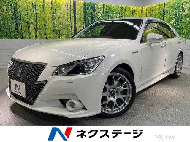 2013 Toyota Crown Hybrid