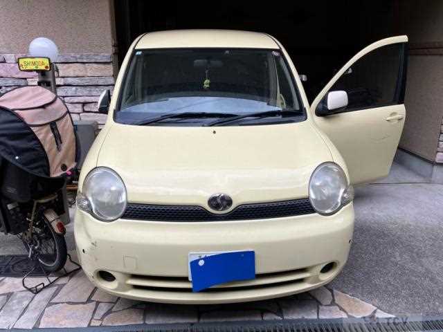 2004 Toyota Sienta