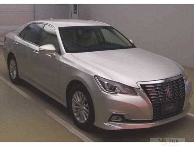 2017 Toyota Crown Hybrid