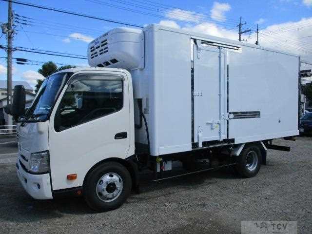 2025 Hino Dutro