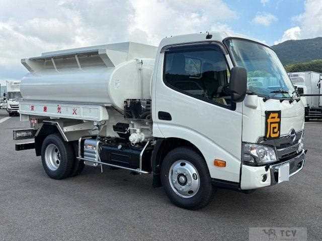 2025 Hino Dutro