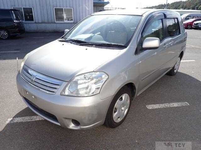 2004 Toyota Raum
