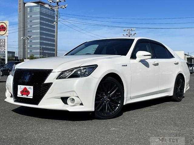 2014 Toyota Crown Hybrid