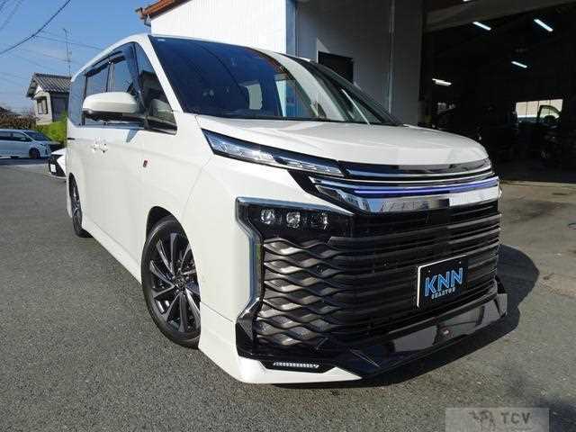 2022 Toyota Voxy