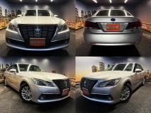 2013 Toyota Crown Hybrid
