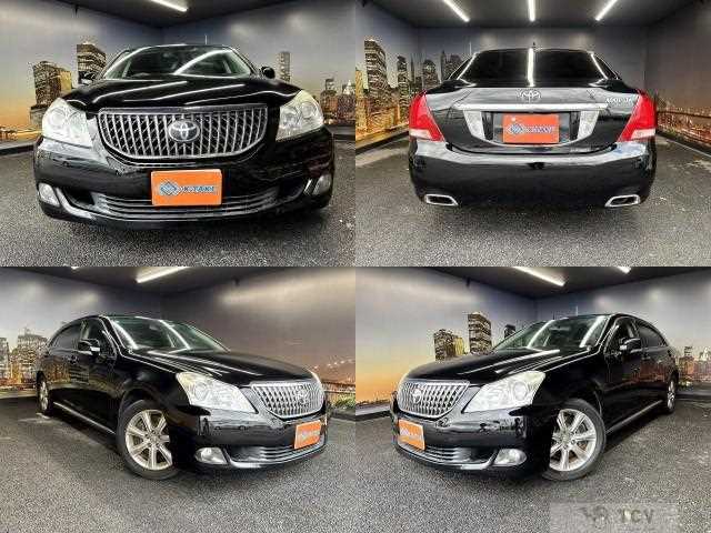 2013 Toyota Crown Majesta