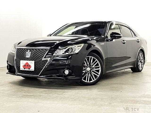 2013 Toyota Crown Hybrid