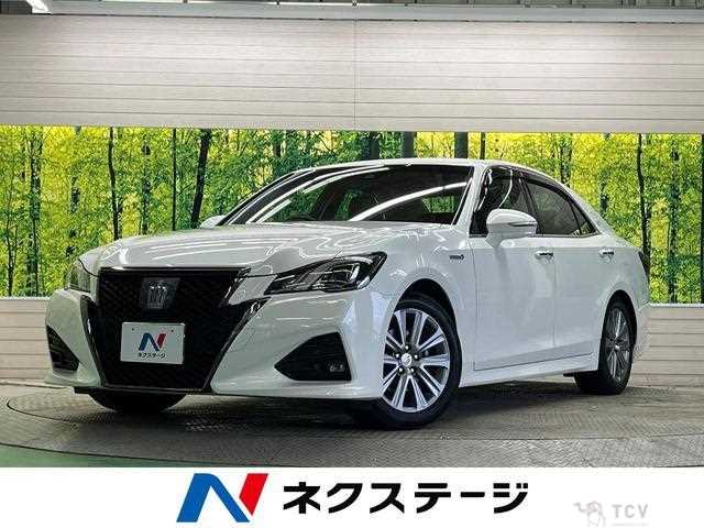 2017 Toyota Crown Hybrid