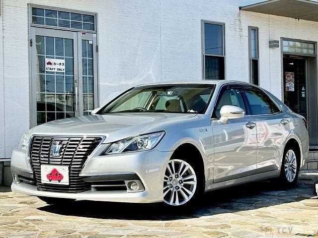 2013 Toyota Crown Hybrid