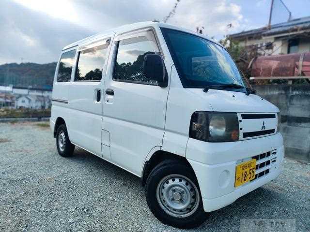 2010 Mitsubishi Minicab Van