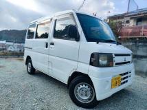 2010 Mitsubishi Minicab Van