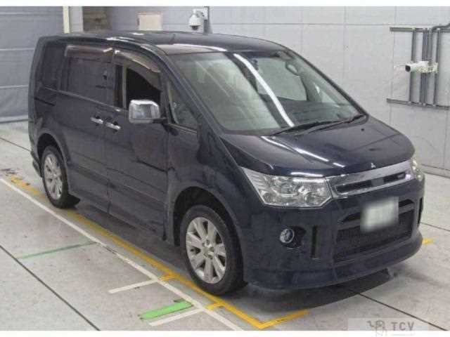 2011 Mitsubishi Delica D5
