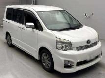 2013 Toyota Voxy
