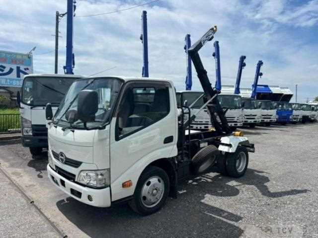 2017 Hino Dutro