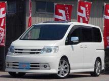 2005 Nissan Serena