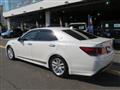 2013 Toyota Crown Hybrid