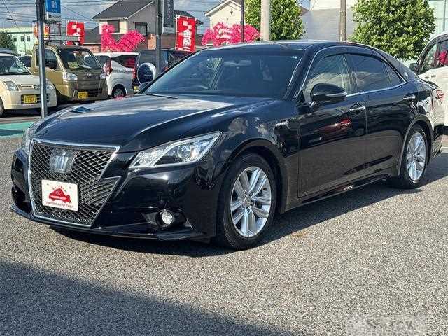 2013 Toyota Crown Hybrid