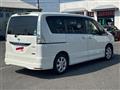 2013 Nissan Serena