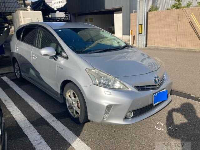 2013 Toyota PRIUS α