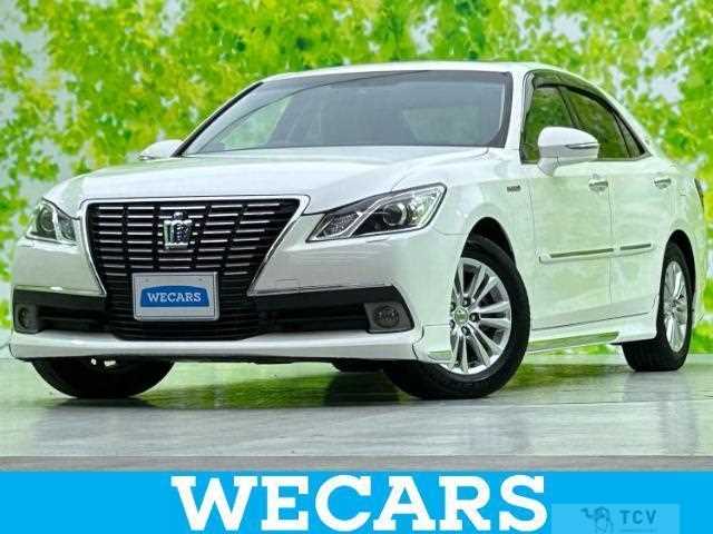 2013 Toyota Crown Hybrid