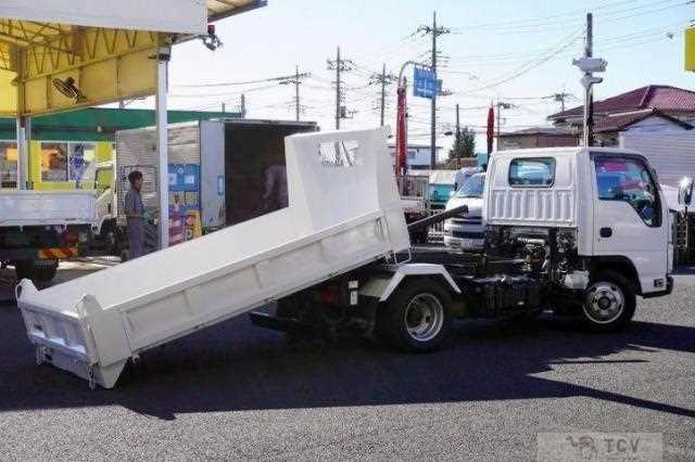 2017 Isuzu Elf Truck