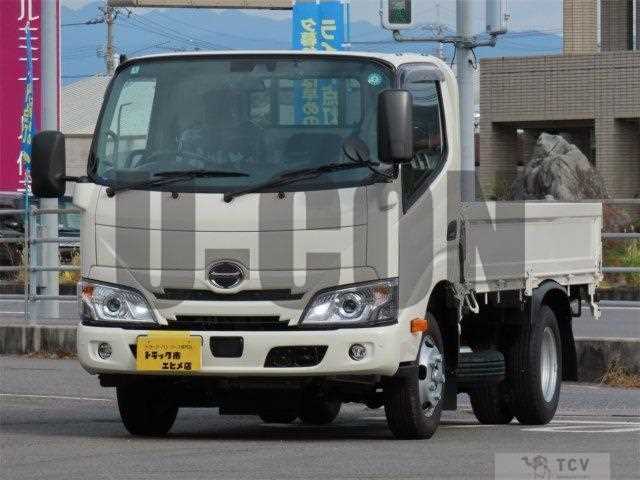 2025 Hino Dutro