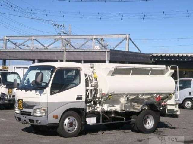 2013 Hino Dutro