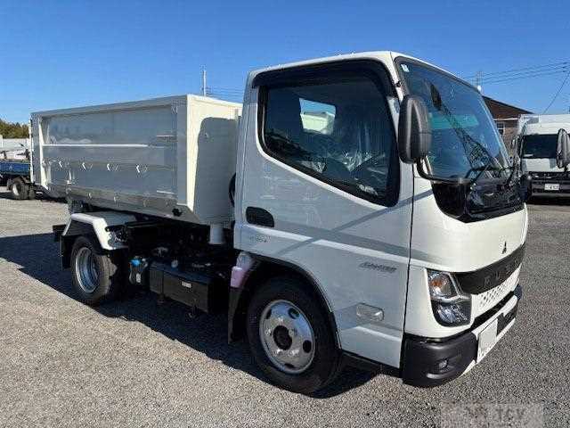 2025 Mitsubishi Fuso Canter