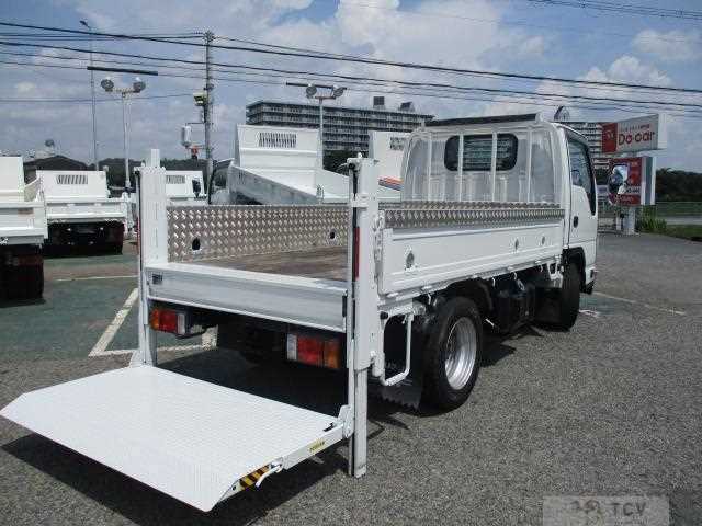 2017 Isuzu Elf Truck