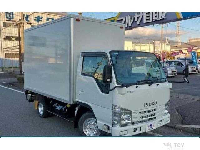 2017 Isuzu Elf Truck