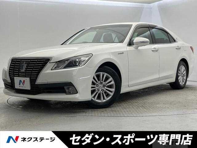 2013 Toyota Crown Hybrid