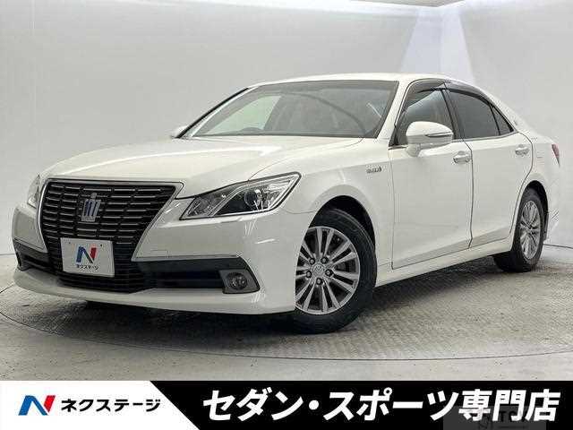 2015 Toyota Crown Hybrid