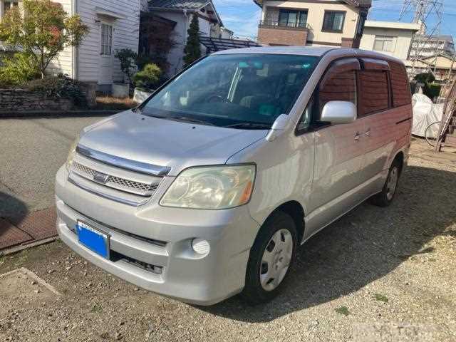 2007 Toyota Noah