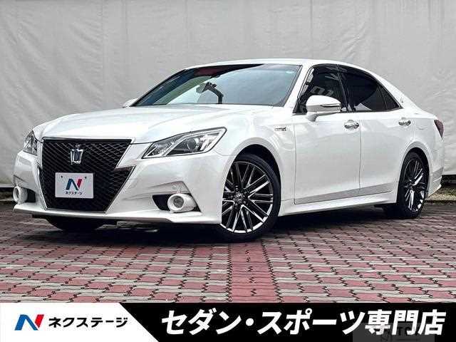 2013 Toyota Crown Hybrid