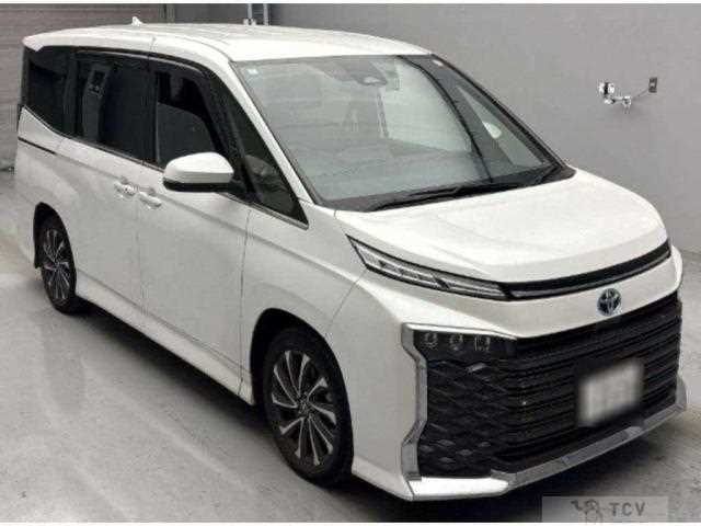 2022 Toyota Voxy