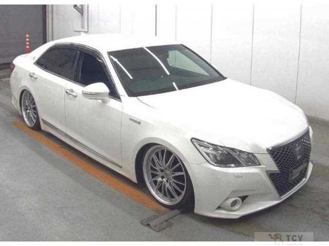 2015 Toyota Crown Hybrid