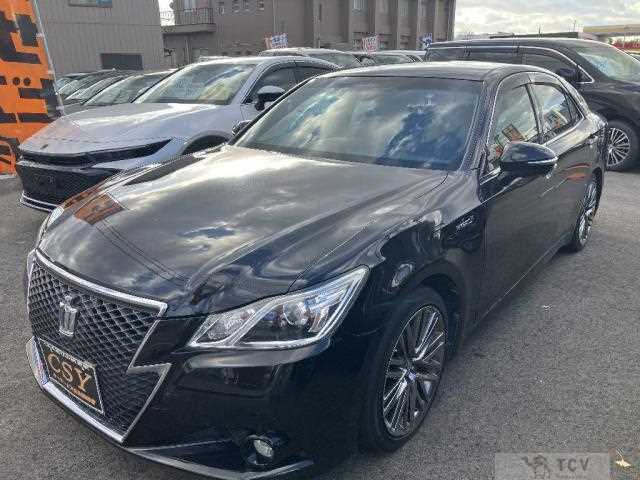 2013 Toyota Crown Hybrid